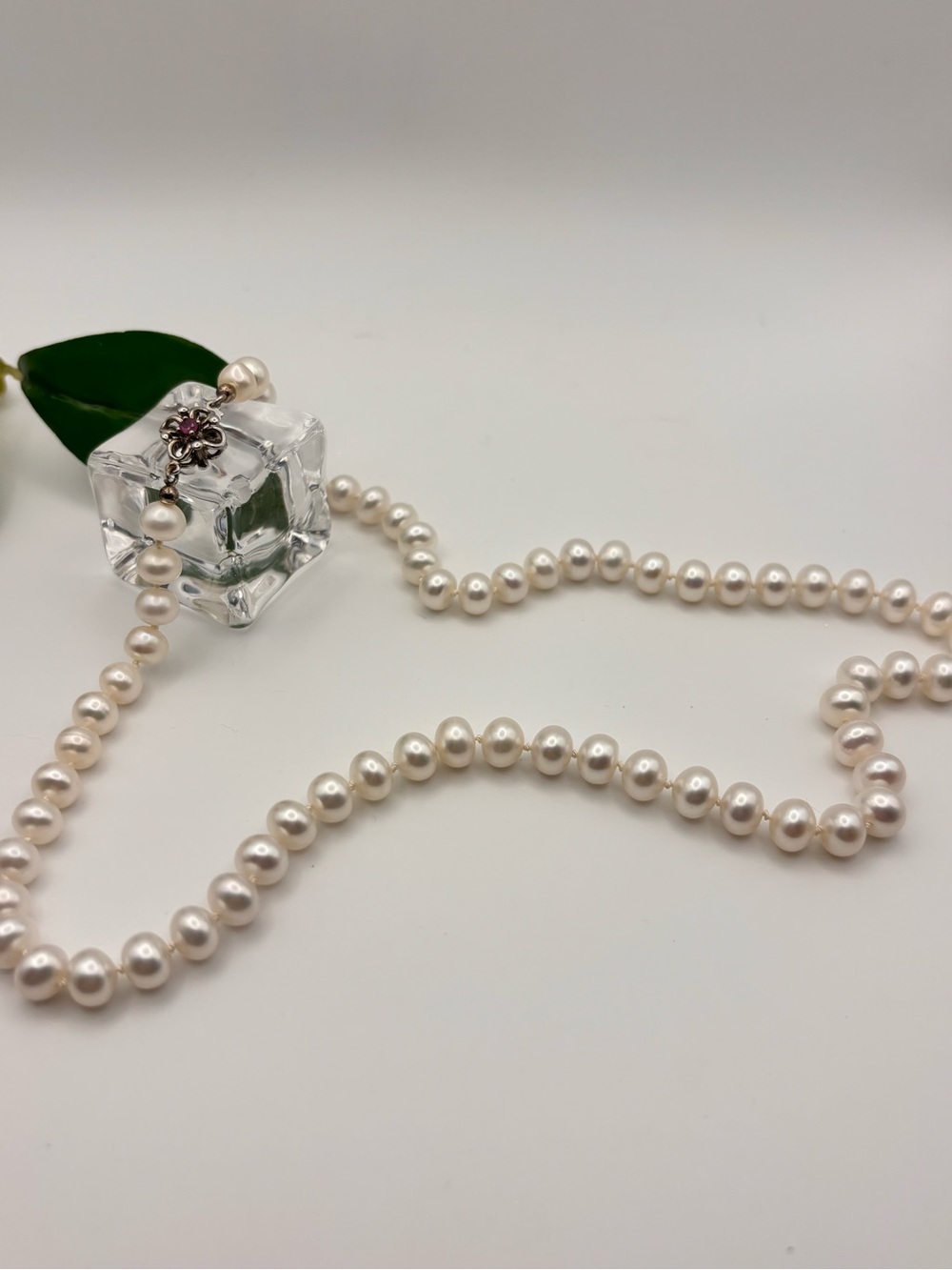 Beautiful freshwater pearl necklace 925 Silver ruby clasp